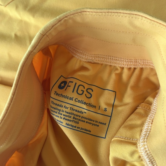 NWT Figs Scrub Top In Emergency Yellow - Picture 4 of 10